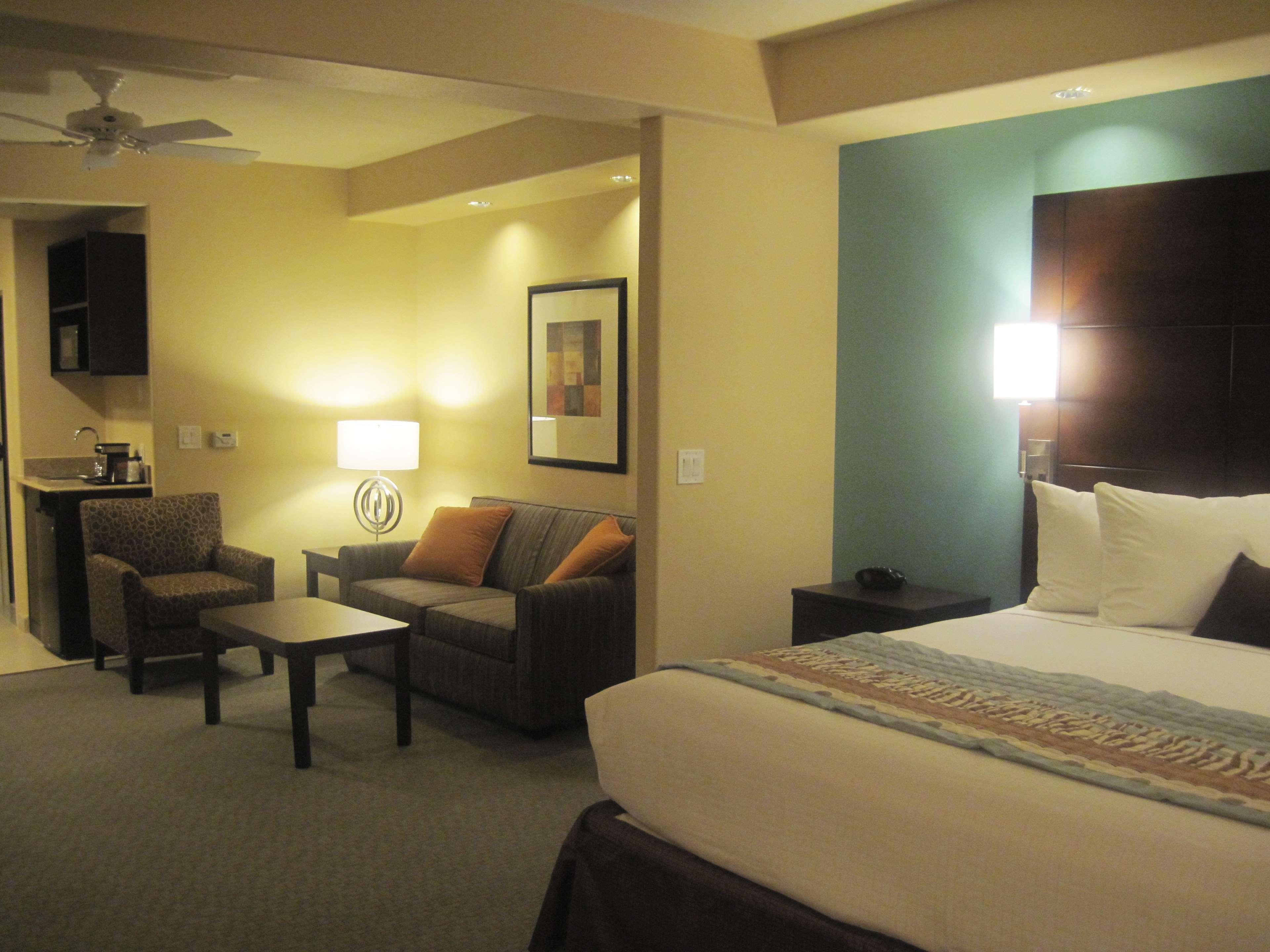 Best Western Plus Midland Suites Room photo