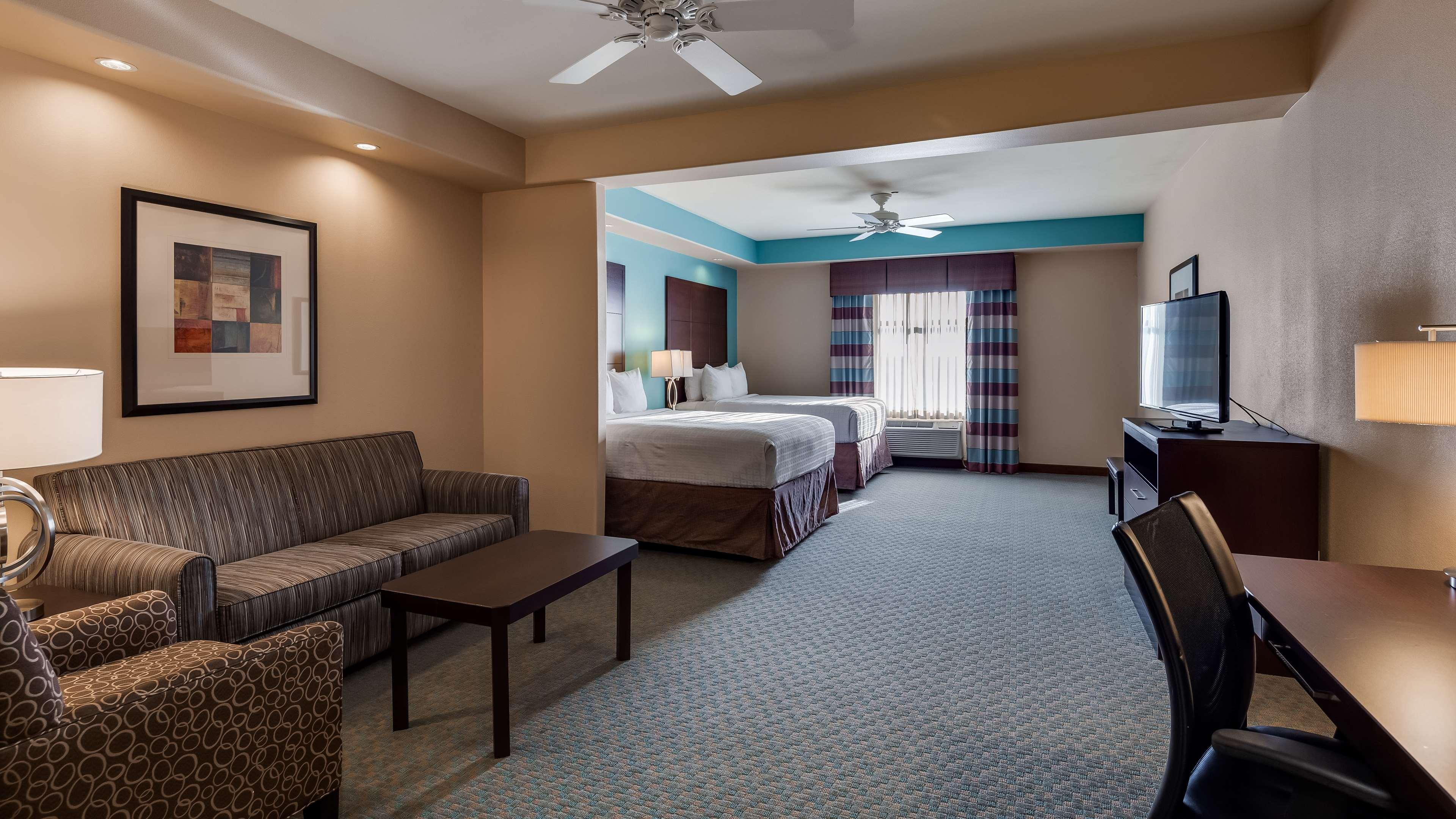 Best Western Plus Midland Suites Exterior photo