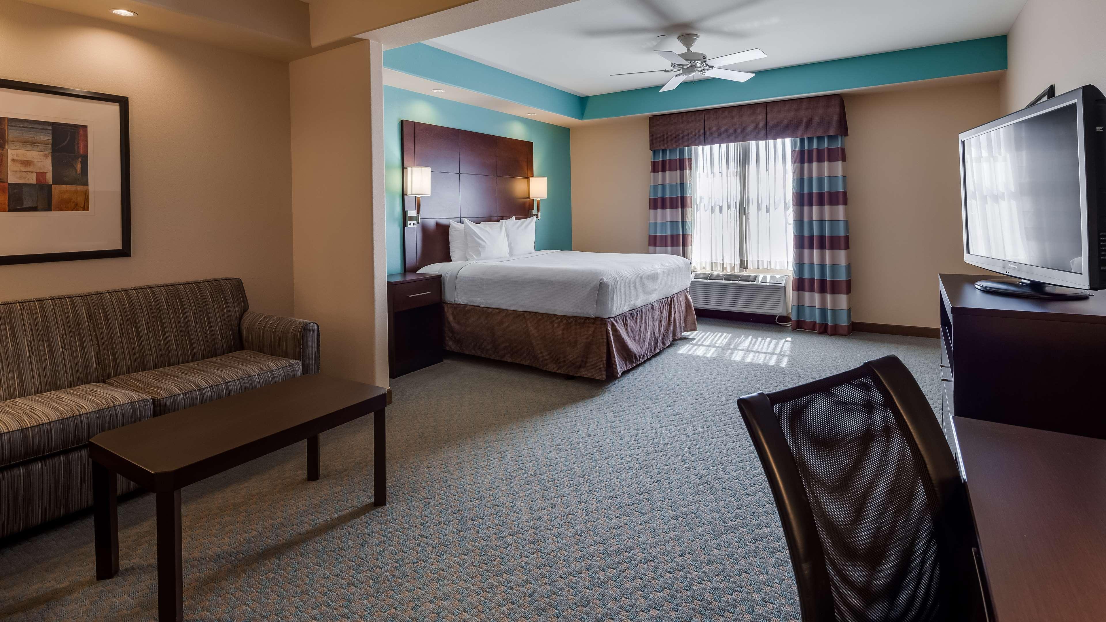 Best Western Plus Midland Suites Exterior photo