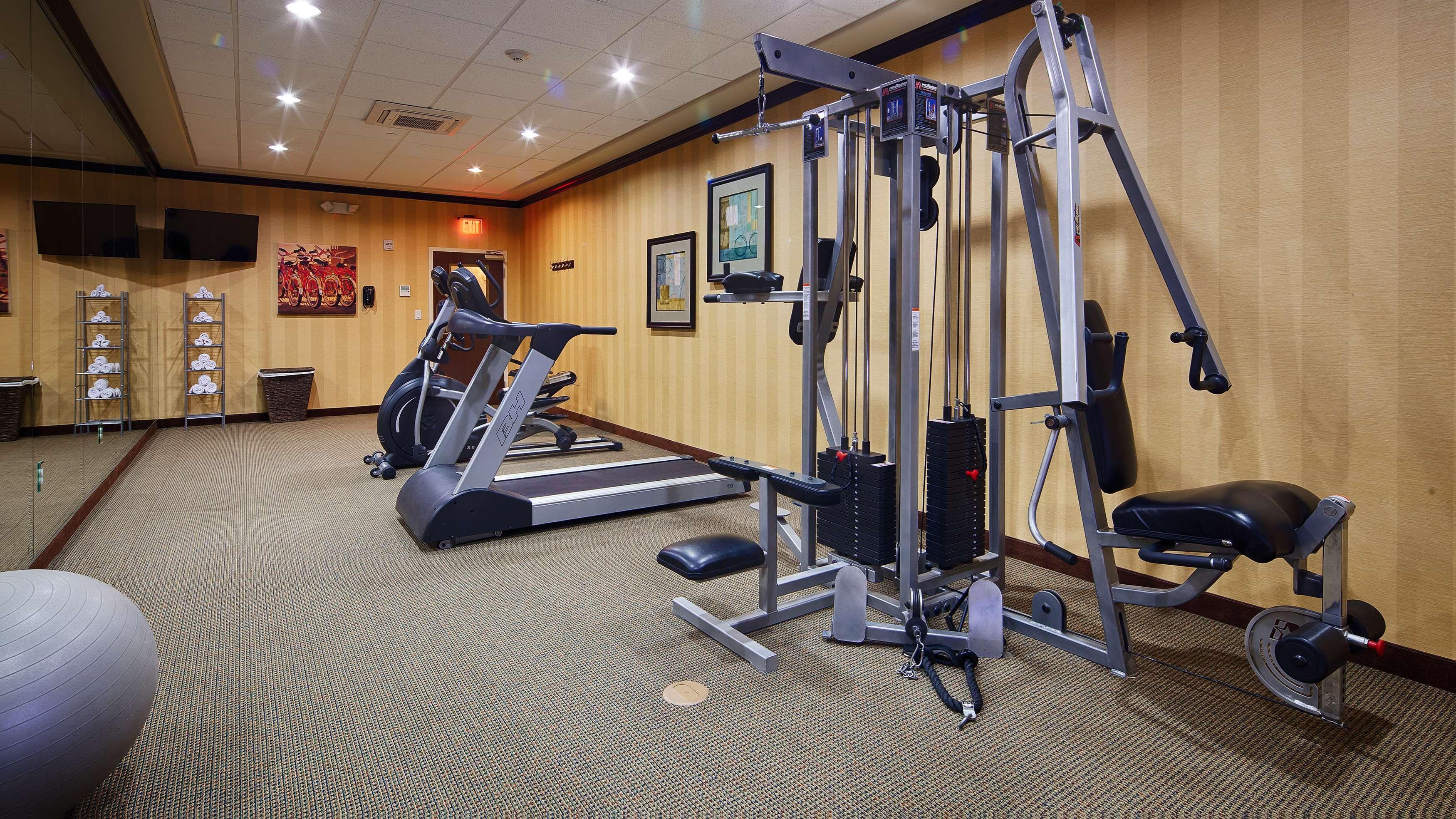 Best Western Plus Midland Suites Exterior photo