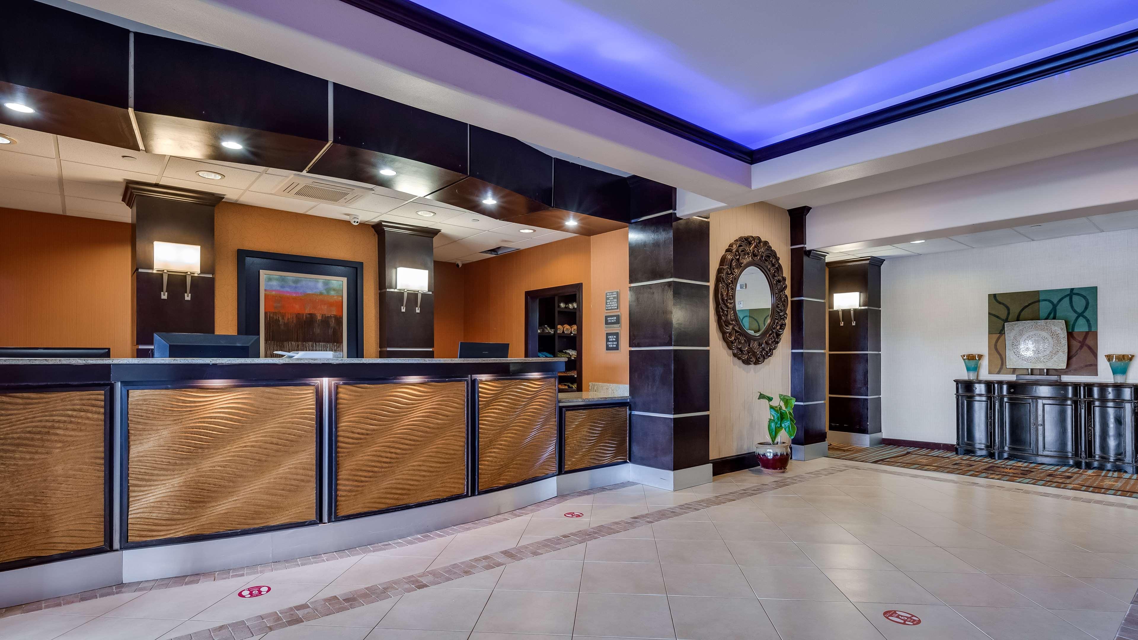 Best Western Plus Midland Suites Exterior photo