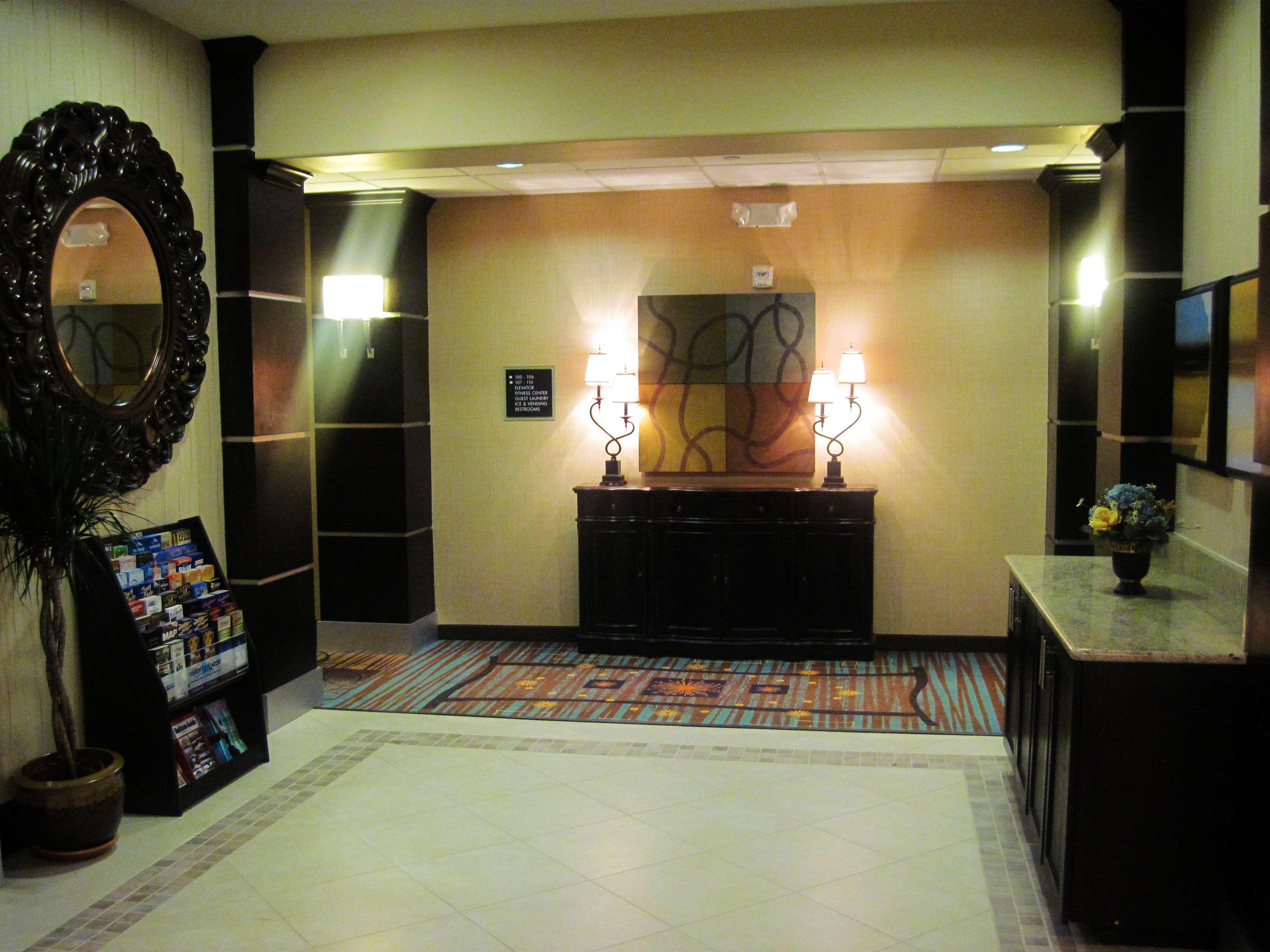 Best Western Plus Midland Suites Interior photo